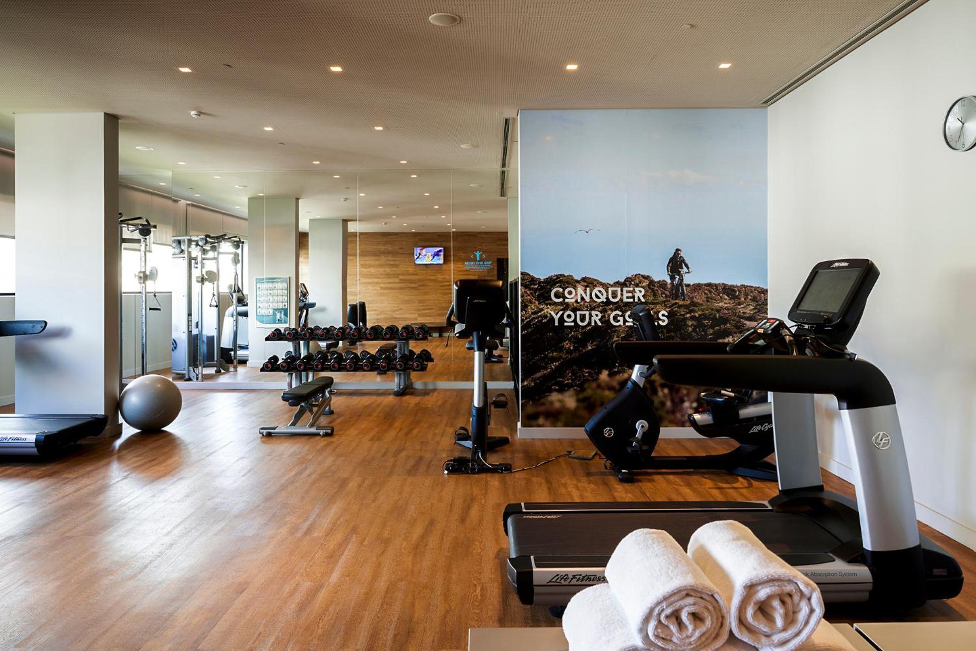Octant Ponta Delgada Hotel Exterior foto The gym at the hotel